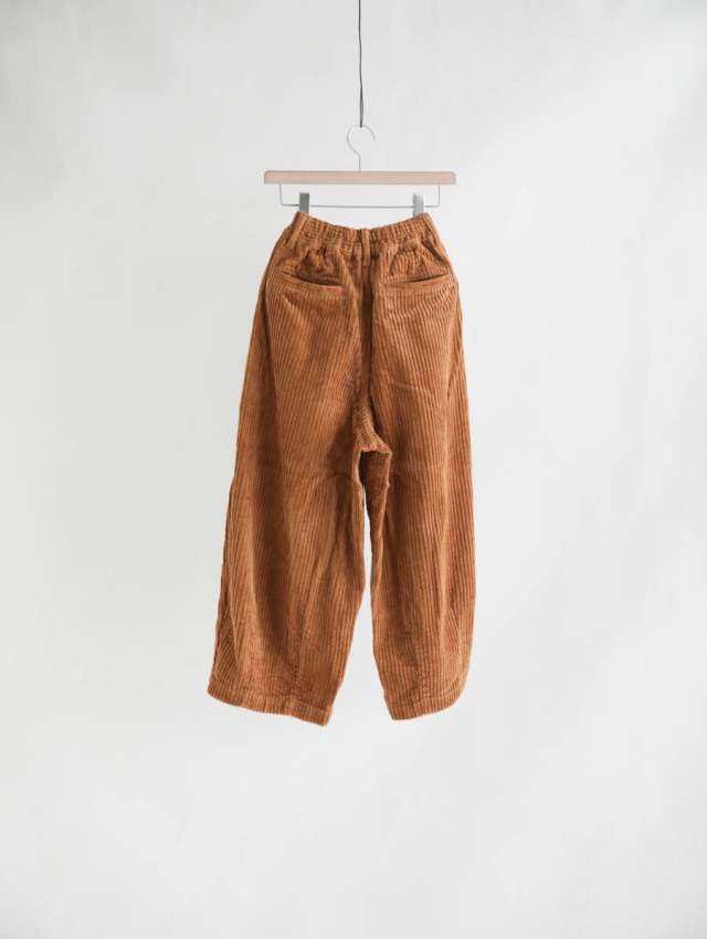 HARVESTY ハーベスティ｜ビッグコーデュロイサーカスパンツ（モカ）