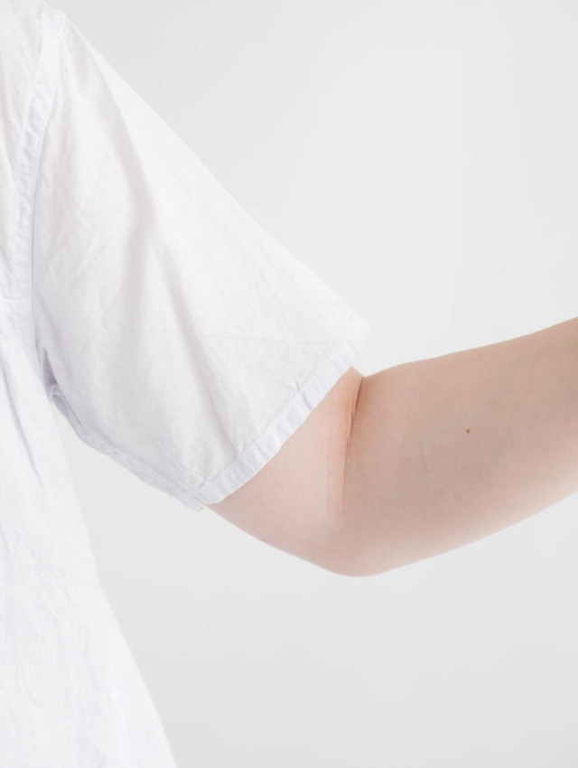 back button blouse (025 White) holk - A.I.R.AGE ONLINE STORE