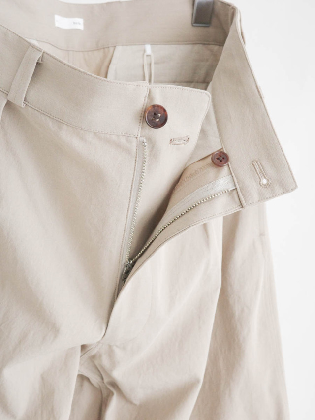 holk 23SS M52 trousers ベージュ　タグ付 買うファッション - holk 23SS M52 trousers ベージュ タグ付