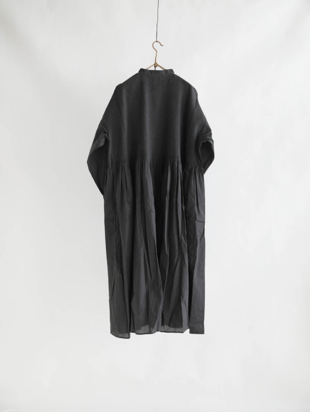 極美品✨24SS✨メゾンドソイル ワンピース ミニピンタック バンドカラー 美品✨24SS✨メゾンドソイル ワンピース ミニピンタック バンド