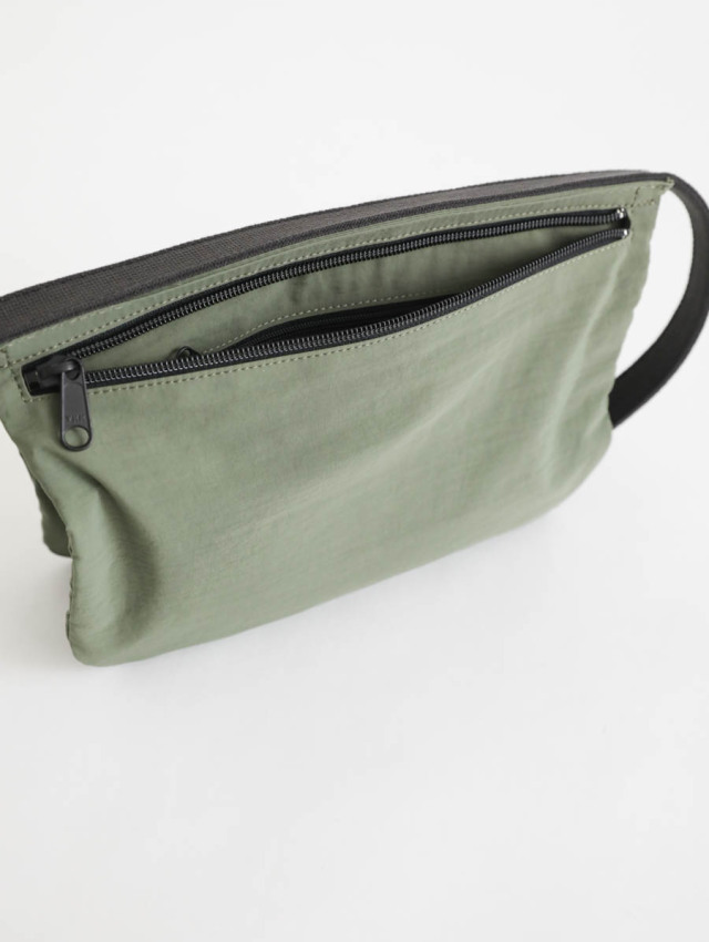 美品 POSTALCO Dopp kit ポスタルコ ドップキット カーキ POSTALCO ポスタルコ / ドップキット リバーナイロン セージ