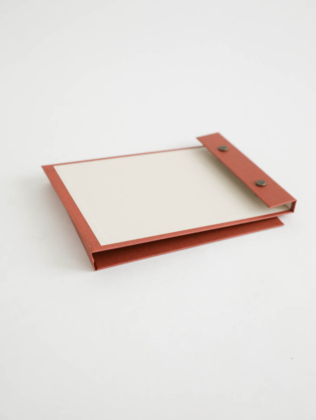 POSTALCO ポスタルコ / スナップパッド（ブリックレッド）Snap Pad