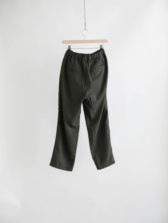 スティルバイハンド　STILL BY HAND　強撚ポリエステルイージーパンツ STILL BY HAND - 【ラスト1点】【24SS】強撚ポリエステルシア
