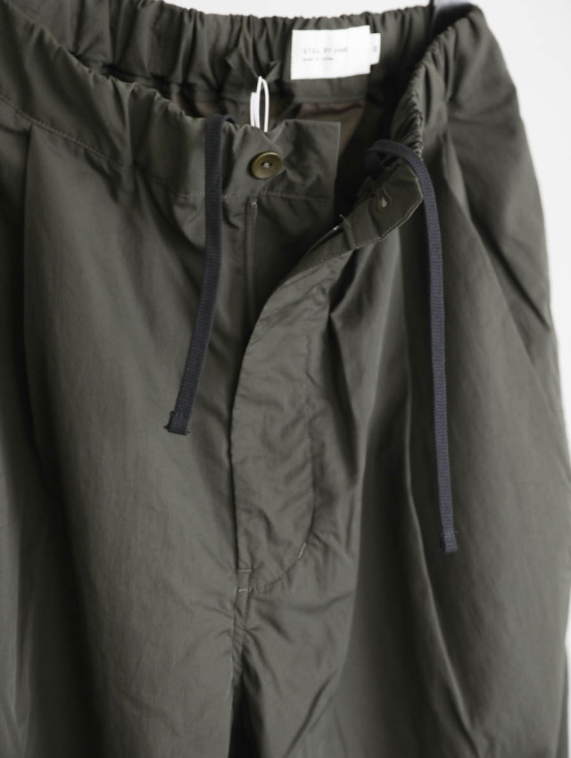 STILL BY HAND ダークオリーブ スラックス サイズ44 STILL BY HAND ダークオリーブ スラックス サイズ44