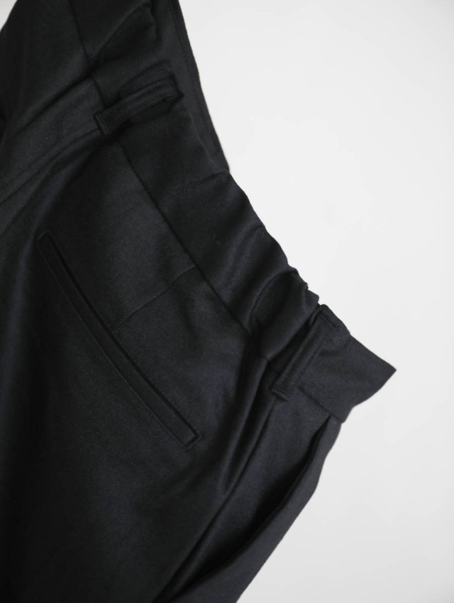 STILL BY HAND スティルバイハンド｜ウールスラックス（ブラック）