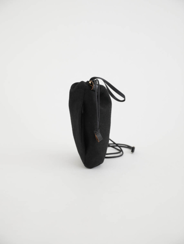 texnh テクネ｜DRAWSTRING POUCH M（ブラック）WOOL