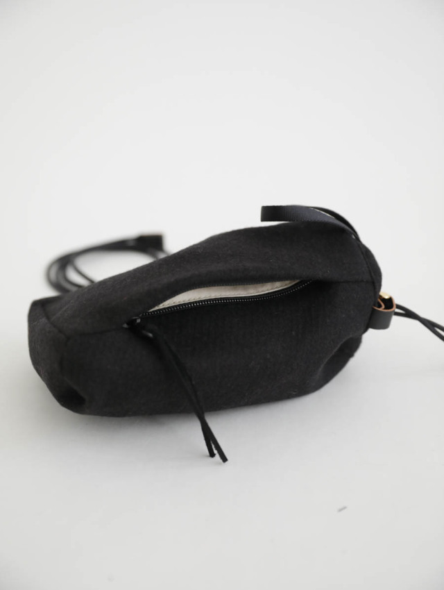 texnh テクネ｜DRAWSTRING POUCH M（ブラック）WOOL