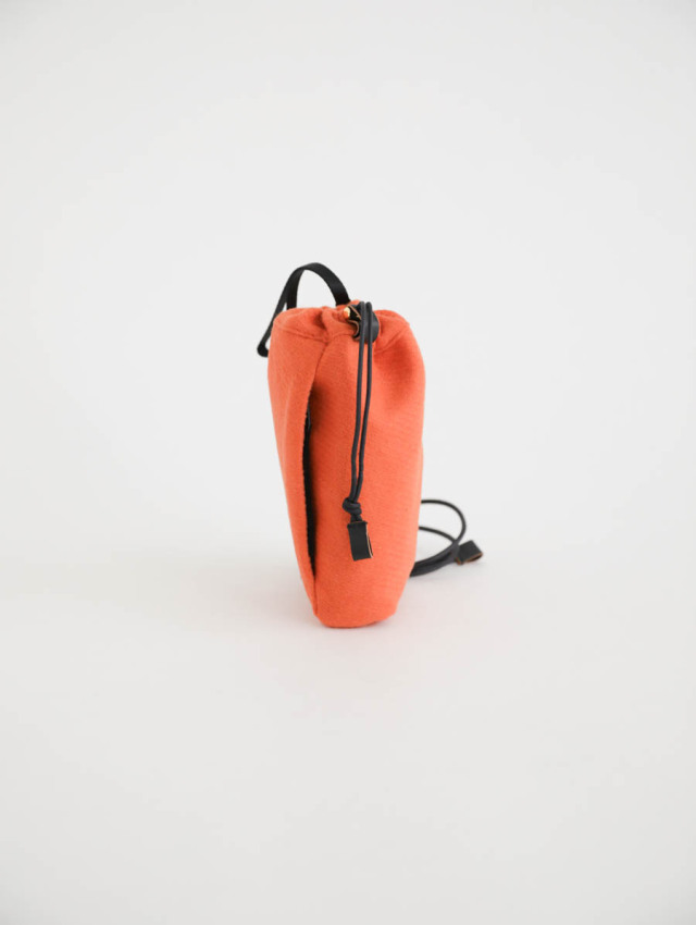 texnh テクネ｜DRAWSTRING POUCH M（オレンジ）WOOL