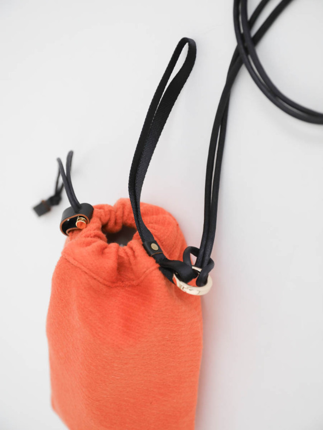 texnh テクネ｜DRAWSTRING POUCH M（オレンジ）WOOL