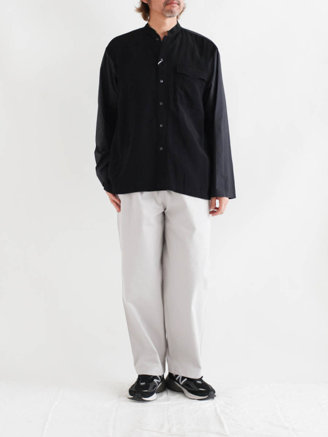 TOHNAI トーナイ / COLLARLESS SHIRT ブラック