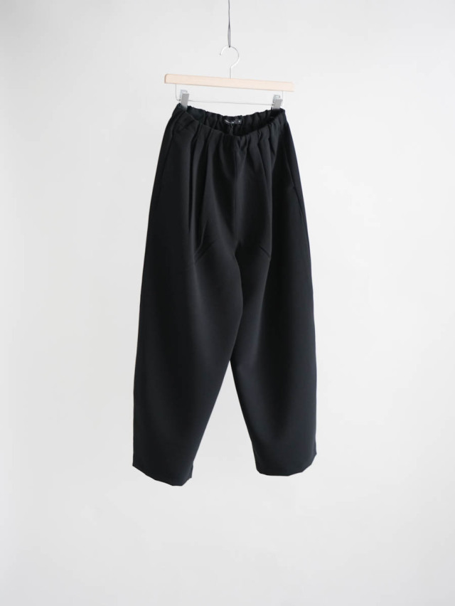 TRAVAIL MANUEL トラヴァイユマニュアル｜Wクロスコクーンパンツ ブラック