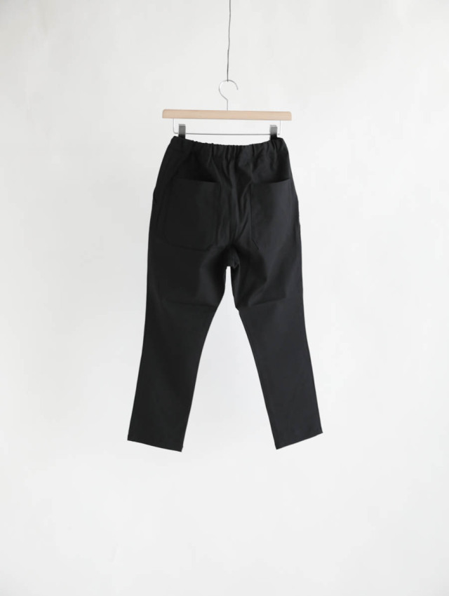 TRAVAIL MANUEL トラヴァイユマニュアル｜T/Cツイルペグパンツ（ブラック）
