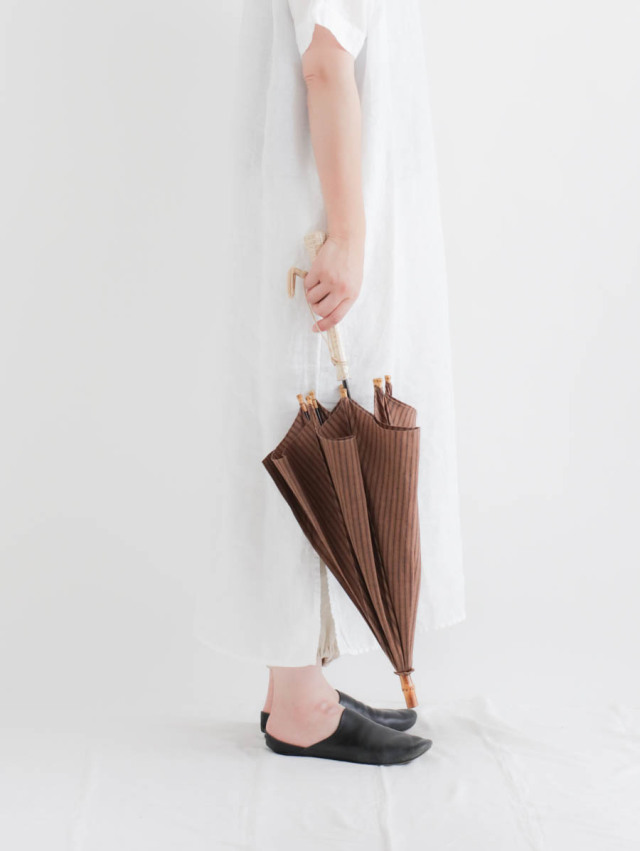 【未使用品】　ツタエノヒガサ　柿渋✕泥染 未使用品】 ツタエノヒガサ 柿渋✕泥染 - メルカリ