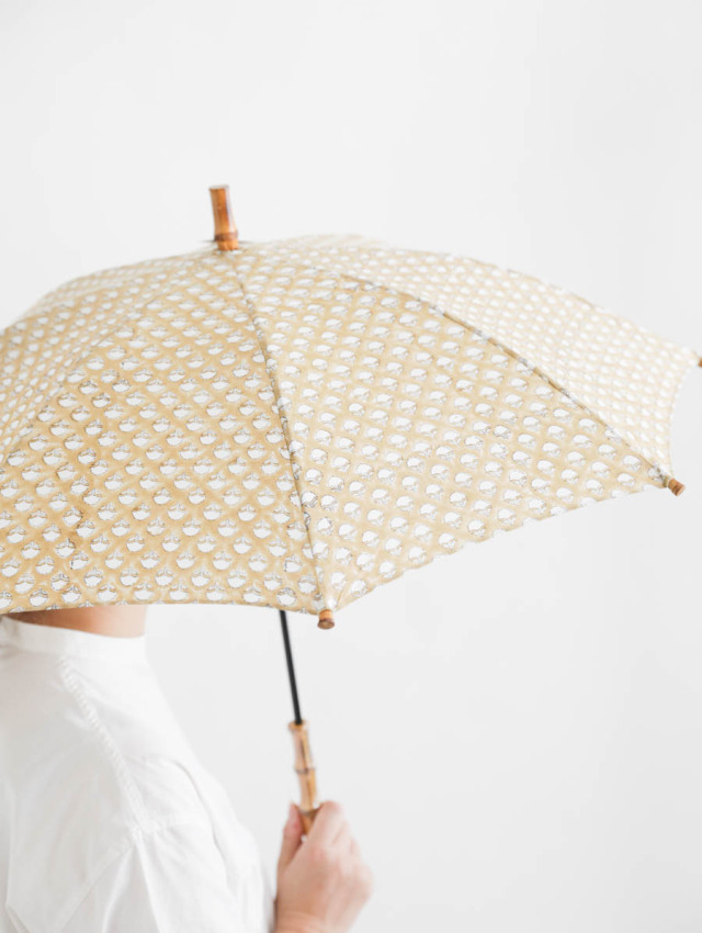 ツタエノヒガサ / キツネノタスキ タビスルキツネ block ベージュ