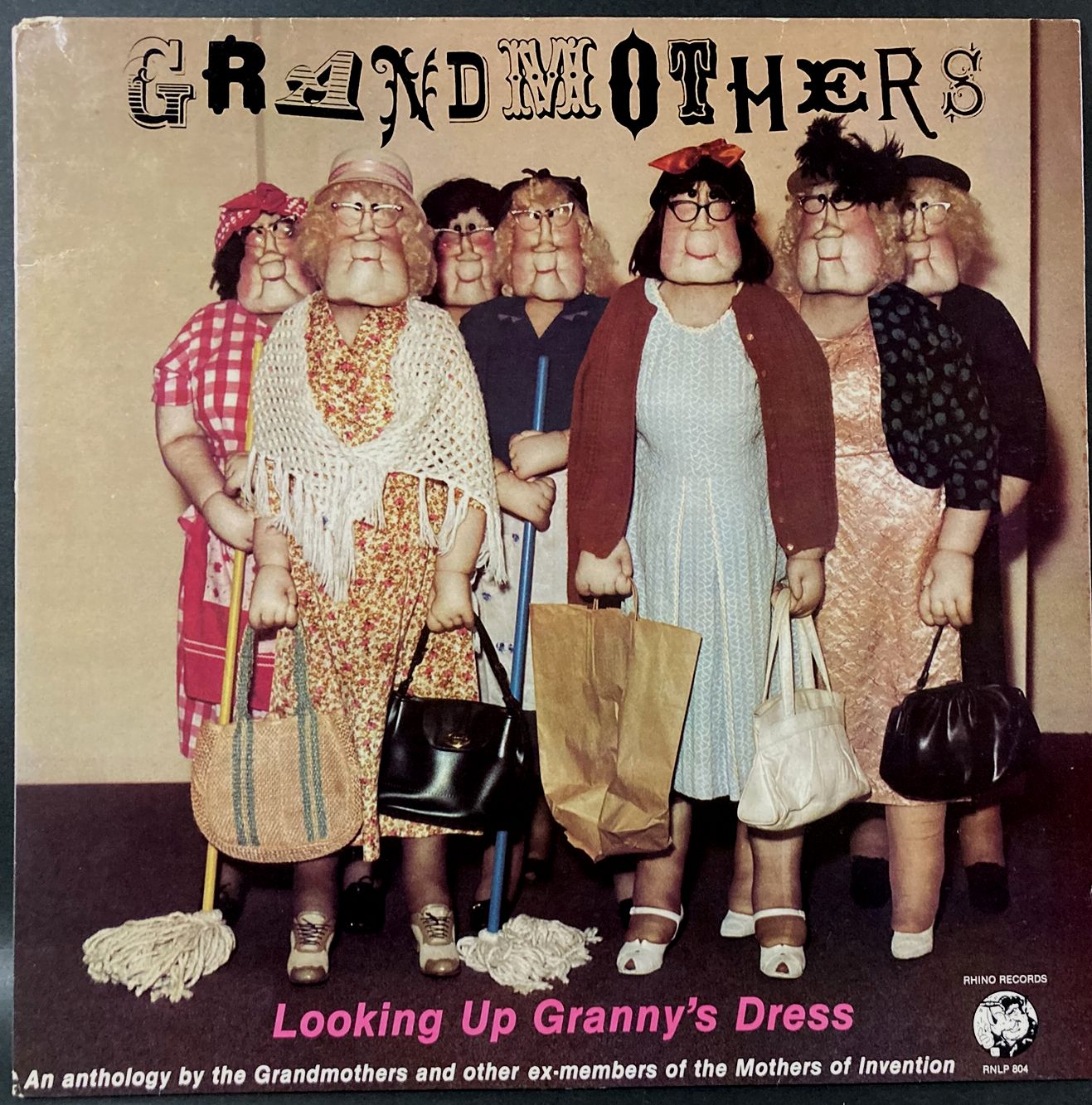 Grandmothers グランドマザーズ / Looking Up Granny's Dress