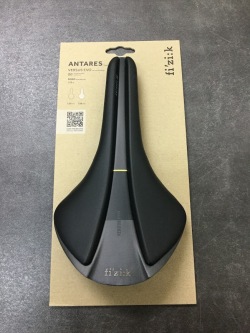 【大特価】Fizik ANTARES VERSUS EVO (フィジーク アンタレス ヴァーサス ) 146mm サドル