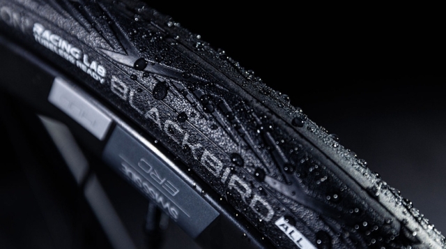 【新品】ハッチソン ブラックバード 700×28C タイヤ 2本セット 新品】ハッチソン ブラックバード 700×28C タイヤ 2本セット 新品