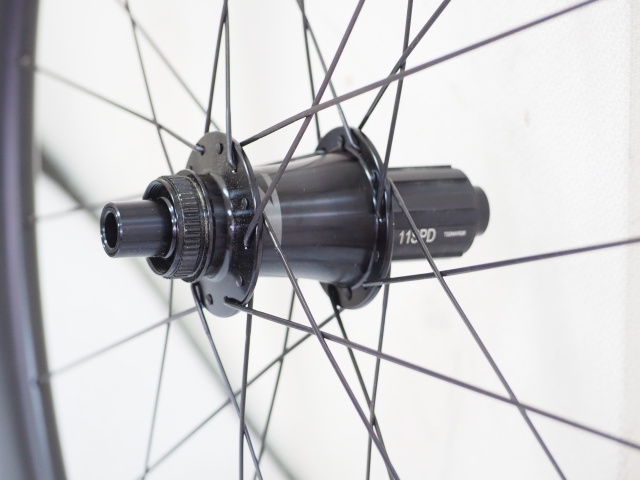 SHIMANO - ZIPP 303S 前後ホイールセット　チューブレスタイヤ付き ジップ ZIPP 303S カーボン チューブレスレディ ディスク