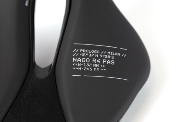 Prologo NAGO R4 PAS TIROX (プロロゴ ナゴ R4 パス タイロックス