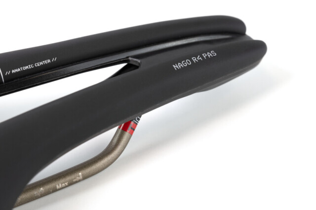 Prologo NAGO R4 PAS TIROX (プロロゴ ナゴ R4 パス タイロックス