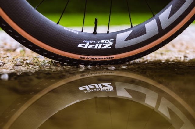 ZIPP 303 XPLR SW Tubeless Disc (ジップ 303 エクスプロア