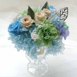 プリザーブドフラワーアレンジ　お取り寄せフラワー　玄関を飾る　クリアアクア