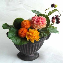 デスクを飾るアレンジ アランチャ マム プリザーブドフラワー専門店ｌｉｍone