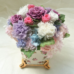 テーブルを飾る 今飾りたいアレンジ ホワイト ヴィオーラ