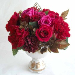 ファッションを飾る　会場装花　個性派アレンジ　プリザーブドフラワーアレンジ　ロココロッソ