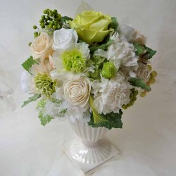クリニックを飾る　今飾りたいアレンジ　プリザーブドフラワー　病院装花　ガーデンマスカット