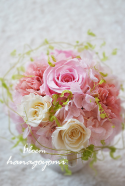 フラワー電報に　キュートアレンジ