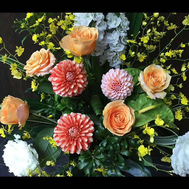 籠スタンド花 | バラ・ダリア・アンスリウム・トルコキキョウ・シンビジウム 他