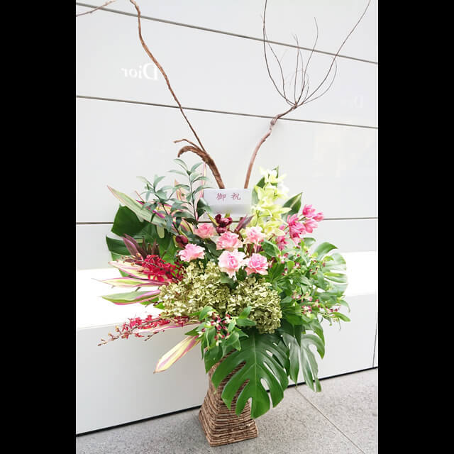 【配達無料】大きめアレンジメント | シンビジウム、バラ、アジサイ、アランダ、アマリリス、アルストロメリア、ドラセナ 他