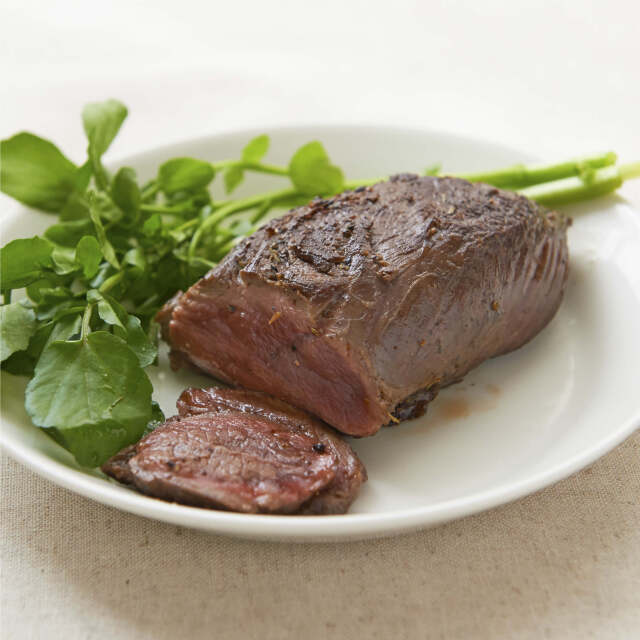 冷凍八ヶ岳ジビエ天然鹿の熟成モモ肉250g生食厳禁