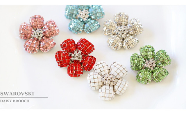 未使用❤️現行35,000円☆極美品☆スワロフスキー ブローチ☆インパクト大❣️ セール】【公式】【スワロフスキー】Dextera bangle ウォッチ, スイス