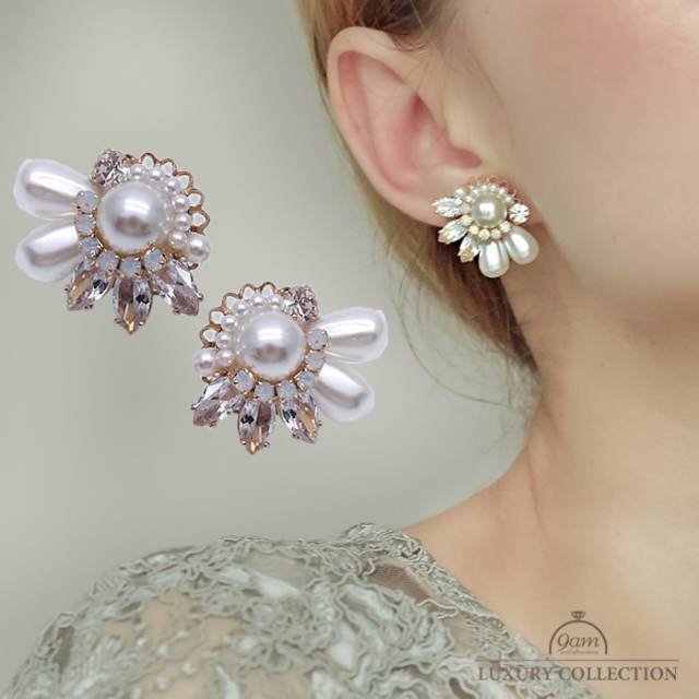 ピアス イヤリング 花びら 金属アレルギー フラワー キュービックジルコニア プレゼント　パール ビジュー 上品 クリスマス