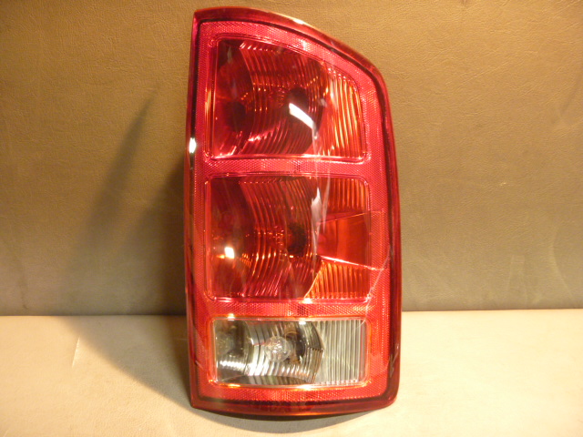 純正Styleテールレンズ/RH　02-06ｙラムピックアップ