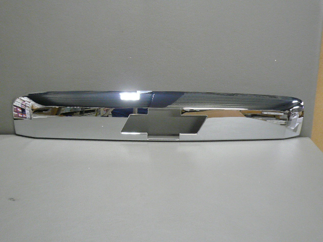 クロームリアゲートハンドルベゼル　タホ・ユーコン・サバーバン