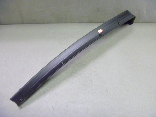 ウェザーストリップ・リアドアRH下側/純正 タホ・ユーコン