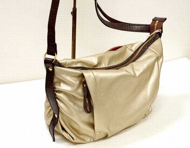 【超軽量チェーンバッグ】ショルダーバッグ　しっとり無地　シャンパンゴールド色　GirierMore