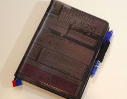 【世界に1つだけの手帳カバー】　フランスニュースペーパーパッチワークA5サイズ手帳カバー