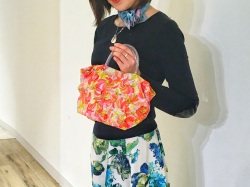 ★新花柄輸入生地★　【超軽量チェーンバッグ】ランチバッグ　オレンジ＆ピンク花柄　GIRIER MORE