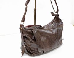 【超軽量チェーンバッグ】ショルダーバッグ　クロコダイル型押し　チョコレートブラウン色　GirierMore