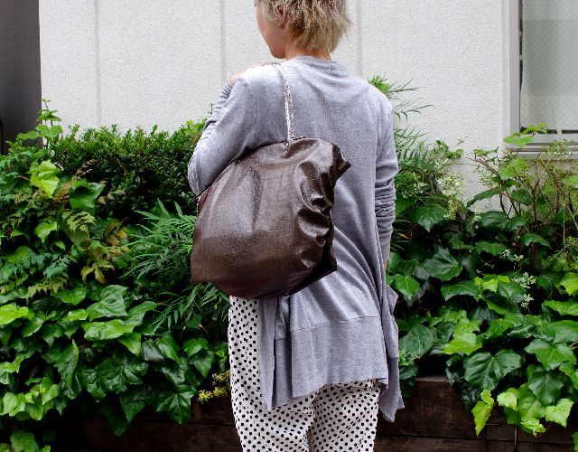 超軽量チェーンバッグ】 肩掛けトート クロコダイル型押し