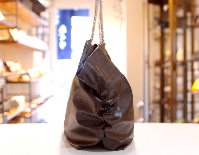 超軽量チェーンバッグ】 肩掛けトート クロコダイル型押し