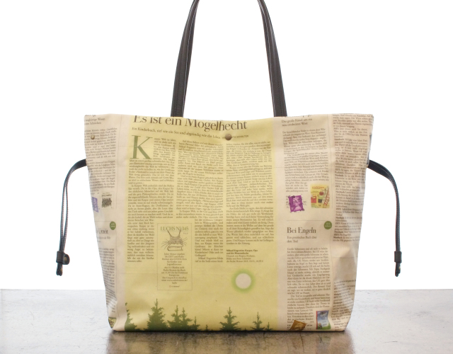 世界に一つだけのトートバッグ】 ドイツ新聞柄 2way巾着トート