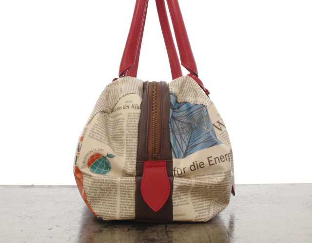 世界に一つだけのボストンバッグ】 ドイツ新聞柄 ミディアムボストン