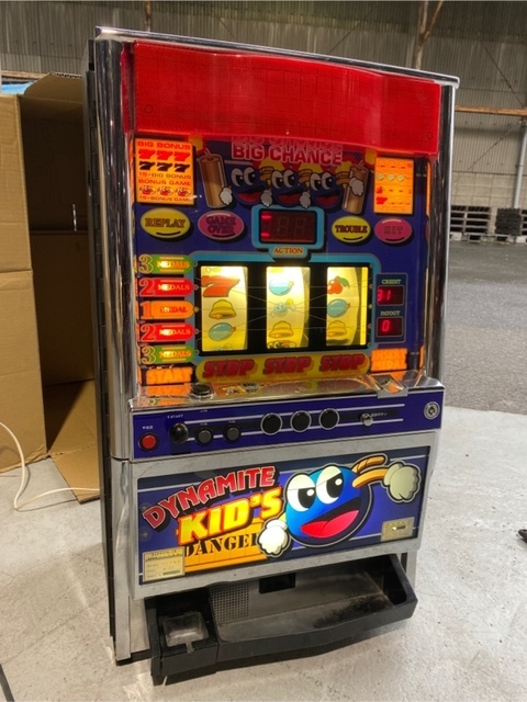 【パチスロ実機】マツヤ商会★ダイナマイトキッズR【コイン不要機付】４号機・人気台 マツヤ商会 ダイナマイトキッズR 中古パチスロ実機 No.21876 A-SLOT