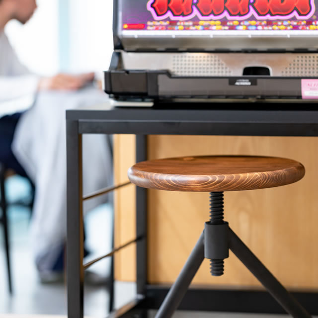 アイアンチェア