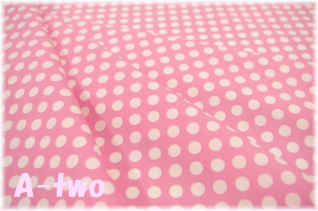 Robert Kaufman　Spot On 大　ピンク　12872-10　（約110cm幅×50cm）